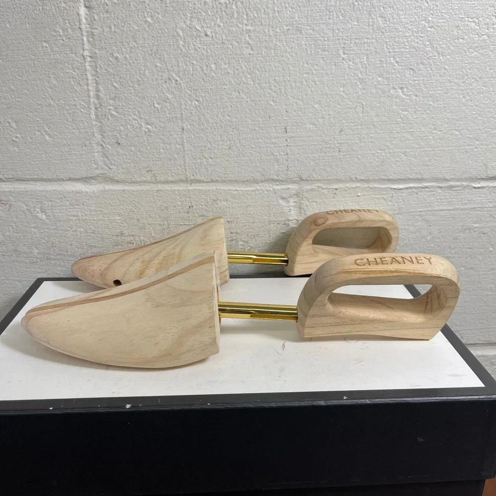 Cheaney Wood Shoe Trees Natural‎ Split Toe Gold Tone Hardware Size L UK 10 – 11